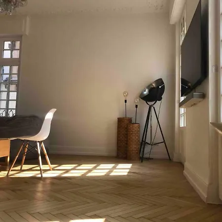 Appartement Luxurious Urban Renovated Near Cathedral Straatsburg